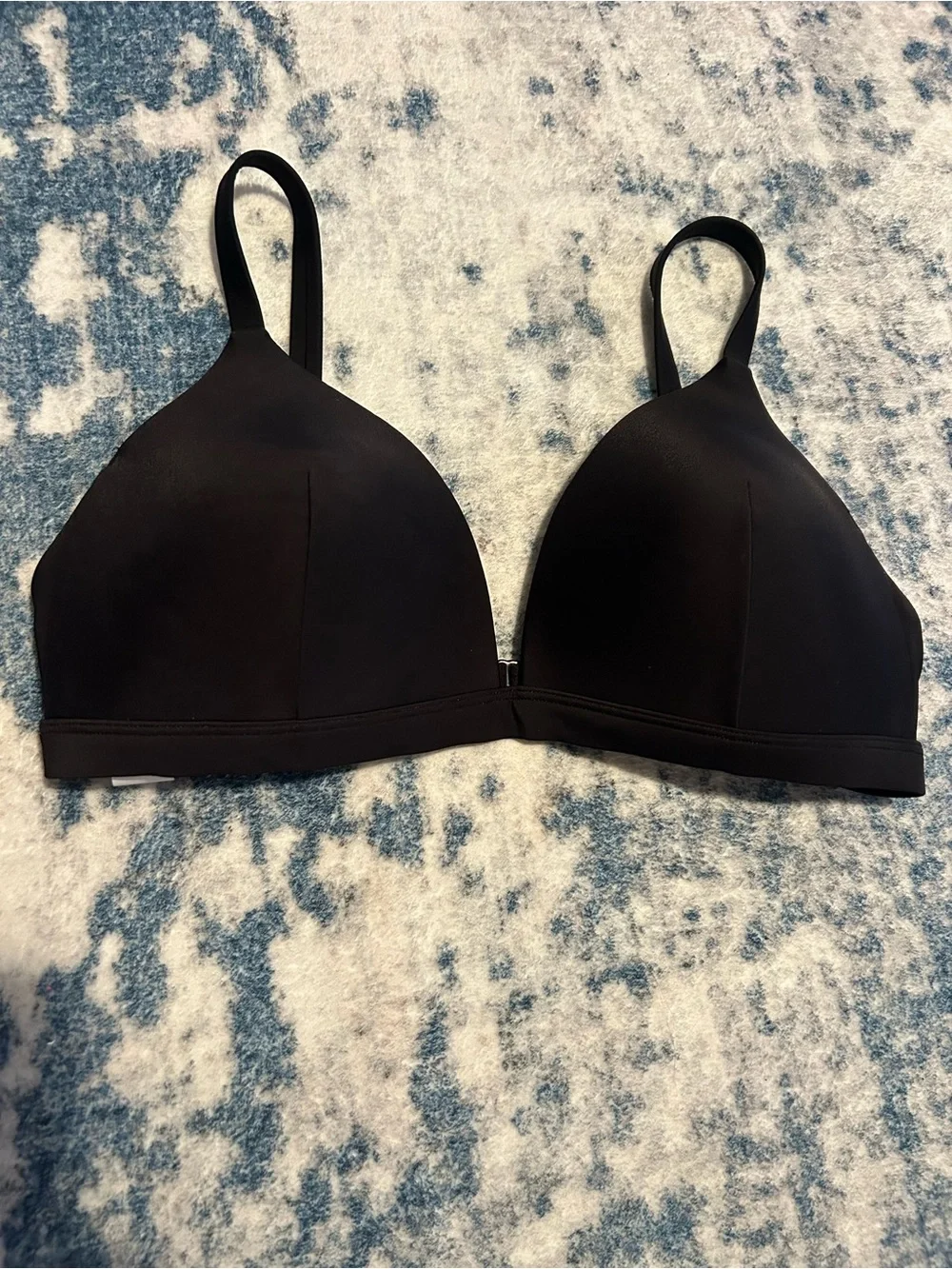lululemon athletica • Black Wireless Light-Support Bra • 8 - Picture 2 of 8